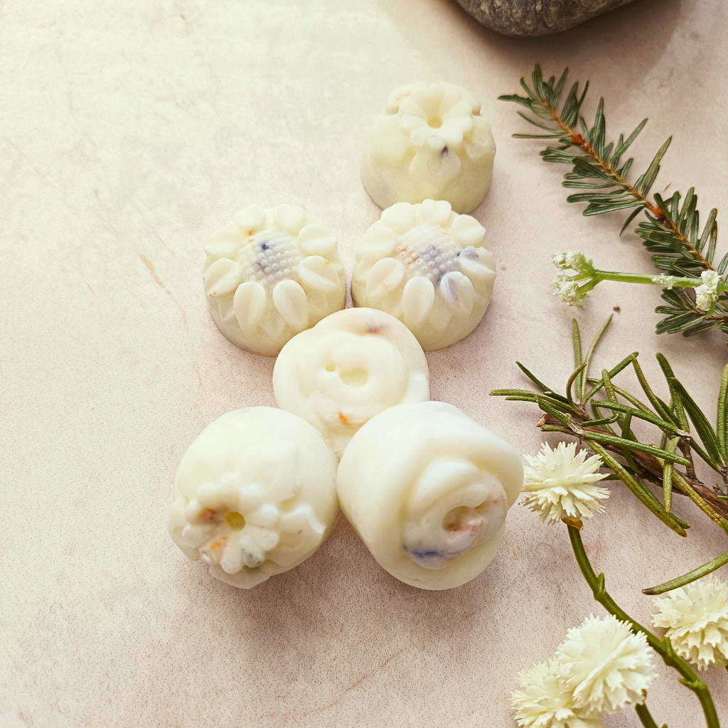 6 Enchanting essential oil wax melts in flower shapes