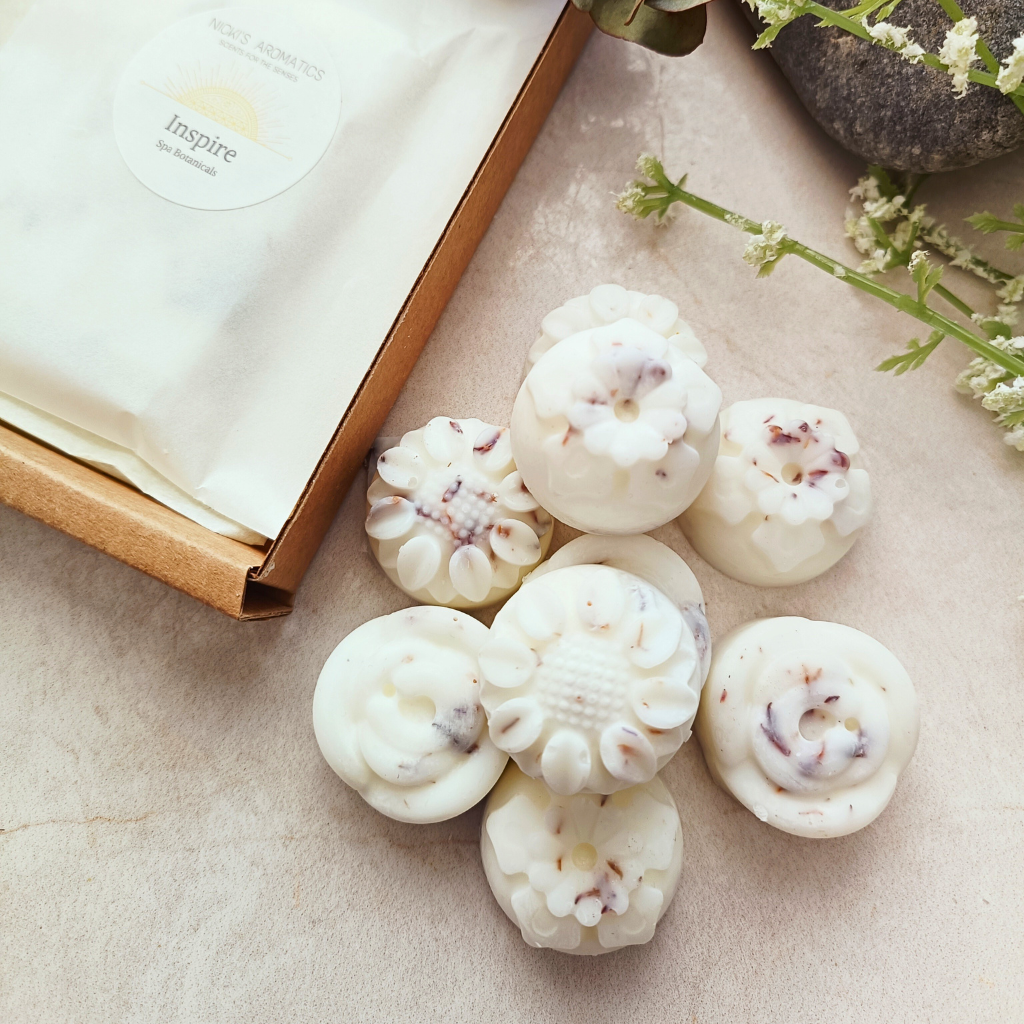 9 Inspire essential oil wax melts in flower shapes