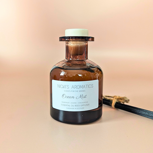 Ocean Mist essential oil reed diffuser with grapefruit, jasmine and sandalwood and black fibre reeds