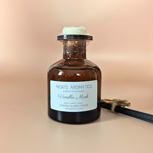 Vanilla Musk essential oil reed diffuser with neroli, juniper and vanilla and black fibre reeds