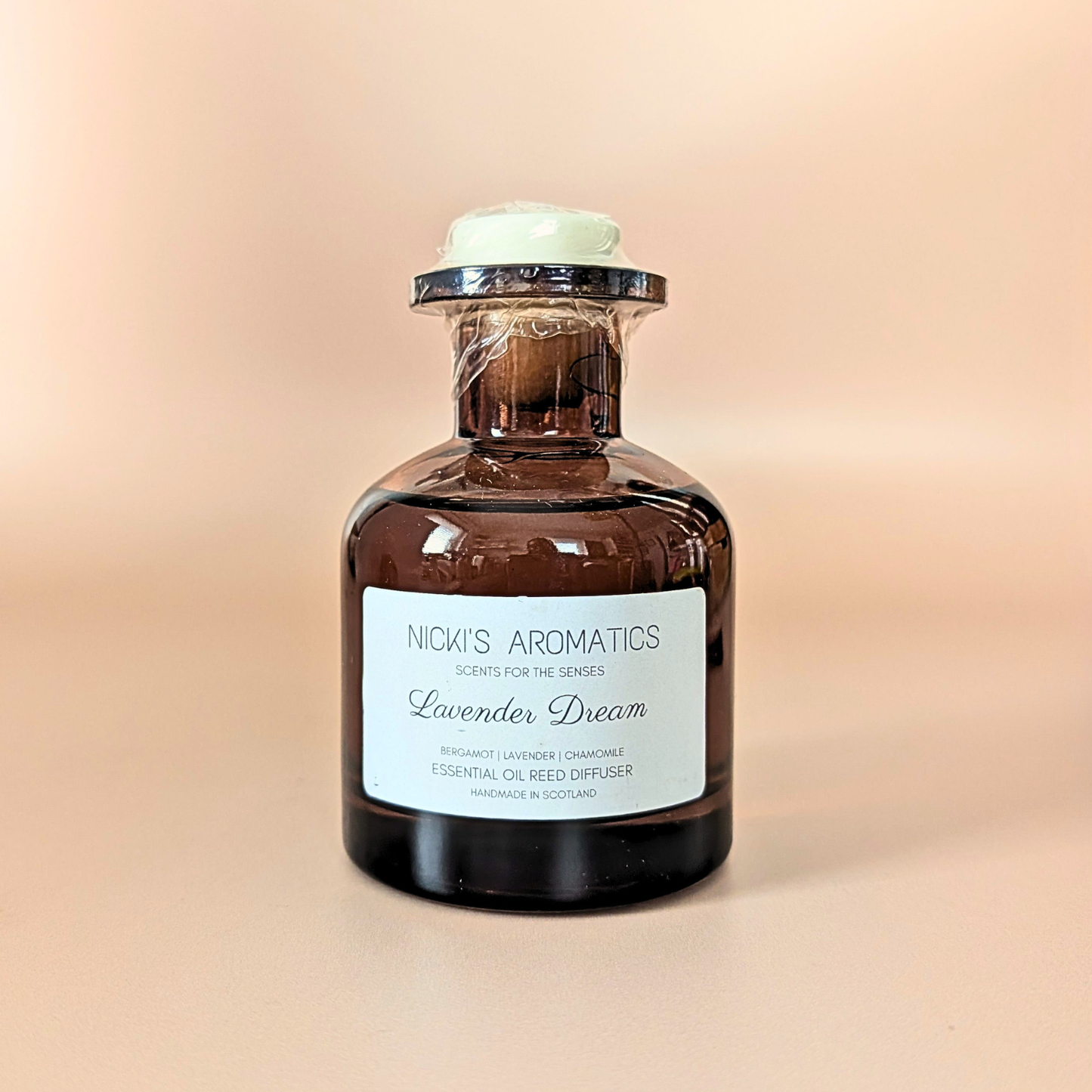 Lavender Dream essential oil reed diffuser with bergamot, lavender and chamomile and black fibre reeds